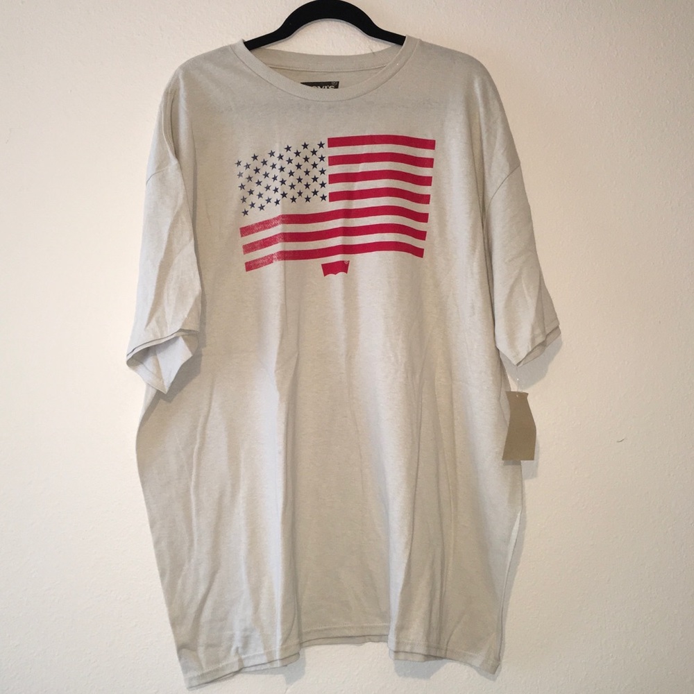 NWT Men’s Levi’s 2XL American Flag Tee T Shirt